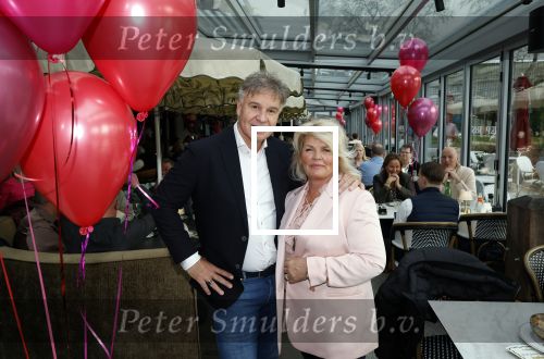 Leidschendam 25 maart 2025
De Bogaartjes hebben een feestje georganiseerd . Aanwezig  Rene Bogaart en zijn vrouw Sandra Bogaart .
Ook Don en Robin , Mitch en Robin Kim en Amisha Joe en Liv Pam en Finn en Opa Bogaart waren aanwezig .