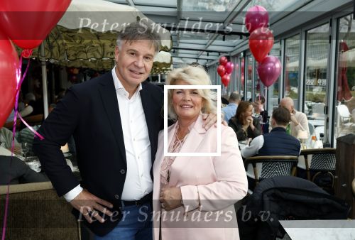 Leidschendam 25 maart 2025
De Bogaartjes hebben een feestje georganiseerd . Aanwezig  Rene Bogaart en zijn vrouw Sandra Bogaart .
Ook Don en Robin , Mitch en Robin Kim en Amisha Joe en Liv Pam en Finn en Opa Bogaart waren aanwezig .