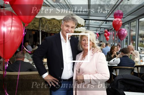 Leidschendam 25 maart 2025
De Bogaartjes hebben een feestje georganiseerd . Aanwezig  Rene Bogaart en zijn vrouw Sandra Bogaart .
Ook Don en Robin , Mitch en Robin Kim en Amisha Joe en Liv Pam en Finn en Opa Bogaart waren aanwezig .