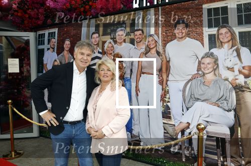 Leidschendam 25 maart 2025
De Bogaartjes hebben een feestje georganiseerd . Aanwezig  Rene Bogaart en zijn vrouw Sandra Bogaart .
Ook Don en Robin , Mitch en Robin Kim en Amisha Joe en Liv Pam en Finn en Opa Bogaart waren aanwezig .