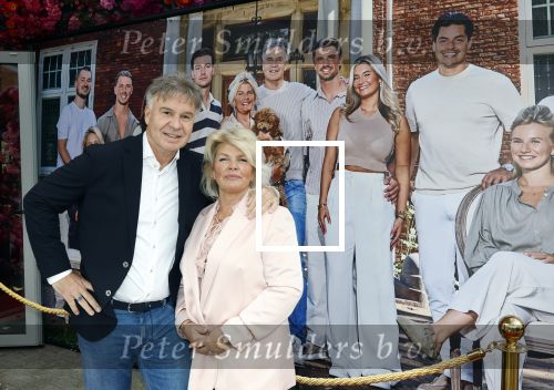 Leidschendam 25 maart 2025
De Bogaartjes hebben een feestje georganiseerd . Aanwezig  Rene Bogaart en zijn vrouw Sandra Bogaart .
Ook Don en Robin , Mitch en Robin Kim en Amisha Joe en Liv Pam en Finn en Opa Bogaart waren aanwezig .