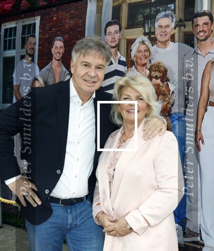 Leidschendam 25 maart 2025
De Bogaartjes hebben een feestje georganiseerd . Aanwezig  Rene Bogaart en zijn vrouw Sandra Bogaart .
Ook Don en Robin , Mitch en Robin Kim en Amisha Joe en Liv Pam en Finn en Opa Bogaart waren aanwezig .