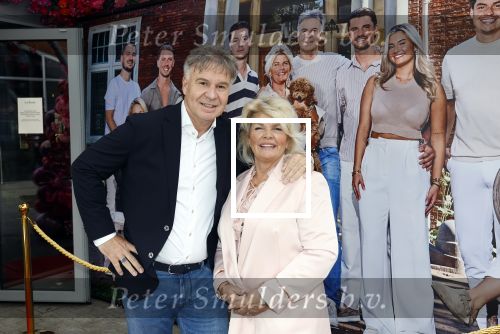 Leidschendam 25 maart 2025
De Bogaartjes hebben een feestje georganiseerd . Aanwezig  Rene Bogaart en zijn vrouw Sandra Bogaart .
Ook Don en Robin , Mitch en Robin Kim en Amisha Joe en Liv Pam en Finn en Opa Bogaart waren aanwezig .