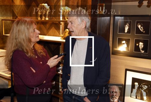 Amsterdam 12 maart 2026
Rinus Gerritsen opent expositie Patricia Steur in hotel Americain. Rinus Gerritsen en Karin Riethoven