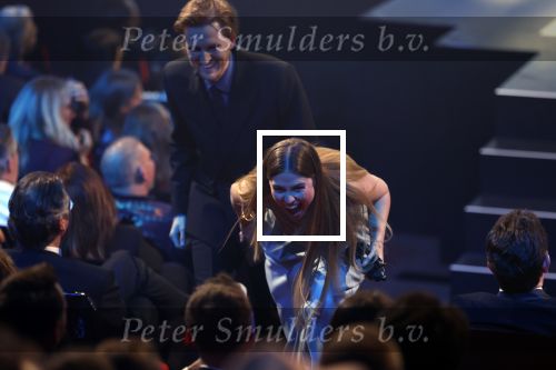 Leusden 9 maart 2026
Uitreiking edisons muziekprijzen bij Afas . 
Roxy Dekker ontvangt de prijs uit handen van haar vriend Koen v Heest