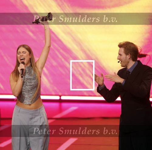 Leusden 9 maart 2026
Uitreiking edisons muziekprijzen bij Afas . 
Roxy Dekker ontvangt de prijs uit handen van haar vriend Koen v Heest