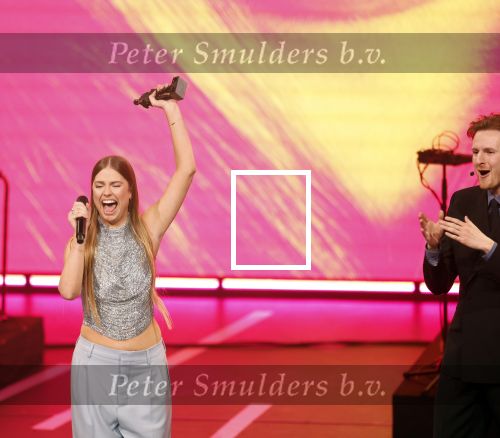 Leusden 9 maart 2026
Uitreiking edisons muziekprijzen bij Afas . 
Roxy Dekker ontvangt de prijs uit handen van haar vriend Koen v Heest