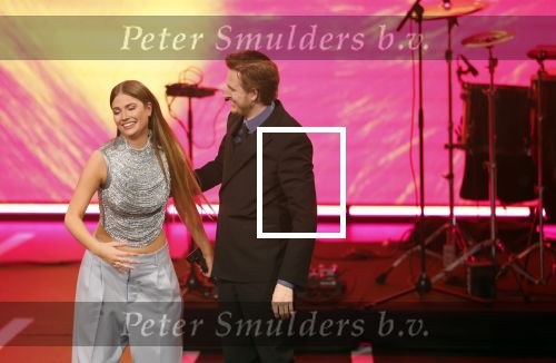 Leusden 9 maart 2026
Uitreiking edisons muziekprijzen bij Afas . 
Roxy Dekker ontvangt de prijs uit handen van haar vriend Koen v Heest
