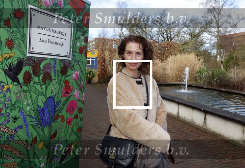 Amsterdam 1 maart 2026
Presentatie boek Lies Visschedijk bij de botanische tuin . Hans Dorrestijn reikte het eerste exemplaar uit . sandra Mattie