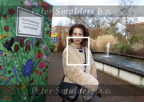 Amsterdam 1 maart 2026
Presentatie boek Lies Visschedijk bij de botanische tuin . Hans Dorrestijn reikte het eerste exemplaar uit . sandra Mattie
