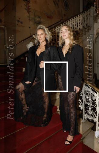 Amsterdam 2 maart 2026
Boekpresentatie Splinter Chabot in de stadsschouwburg van Amsterdam. Top stylist Saskia v d Linden