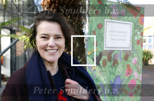 Amsterdam 1 maart 2026
Presentatie boek Lies Visschedijk bij de botanische tuin . Hans Dorrestijn reikte het eerste exemplaar uit . Susan Visser