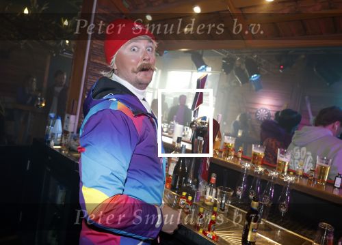 Zoetermeer 6 maart 2026
Bas Smit tijdens de opnames voor een promovideo in SnowWorld. De BN\'er kondigde samen met Wolter Kroes en Wilfred Genee een nieuw evenement aan in de Brabanthallen met de naam Apres ski reunie .