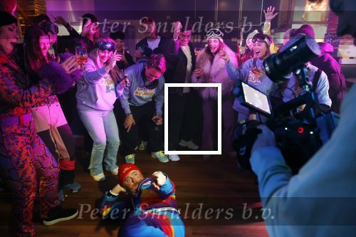 Zoetermeer 6 maart 2026
Bas Smit tijdens de opnames voor een promovideo in SnowWorld. De BN\'er kondigde samen met Wolter Kroes Toni Tiefschnee en Wilfred Genee een nieuw evenement aan in de Brabanthallen met de naam Apres ski reunie .