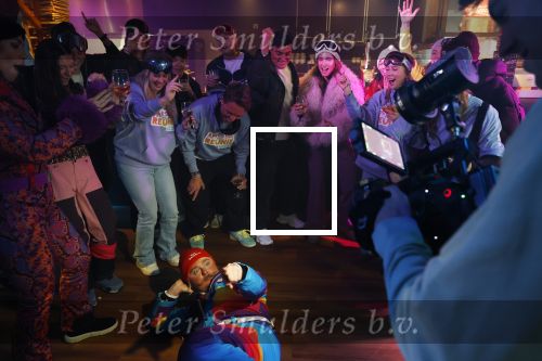 Zoetermeer 6 maart 2026
Bas Smit tijdens de opnames voor een promovideo in SnowWorld. De BN\'er kondigde samen met Wolter Kroes Toni Tiefschnee en Wilfred Genee een nieuw evenement aan in de Brabanthallen met de naam Apres ski reunie .