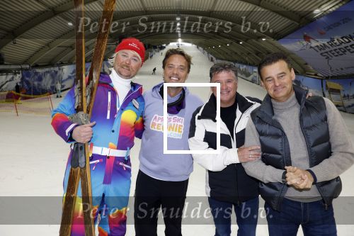 Zoetermeer 6 maart 2026
Bas Smit tijdens de opnames voor een promovideo in SnowWorld. De BN\'er kondigde samen met Wolter Kroes Toni Tiefschnee en Wilfred Genee een nieuw evenement aan in de Brabanthallen met de naam Apres ski reunie .