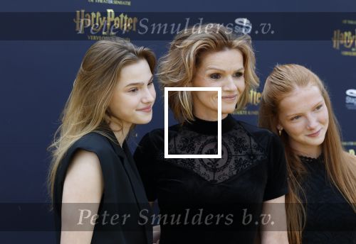 Scheveningen 14 maart 2026
Premiere Harry Potter in het afas circustheater. Tooske Ragas met haar dochters