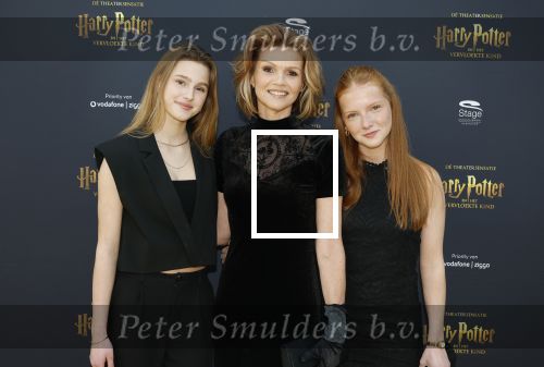 Scheveningen 14 maart 2026
Premiere Harry Potter in het afas circustheater. Tooske Ragas met haar dochters