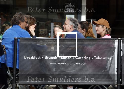 Amsterdam 6 maart 2026
Vincent Croiset en zijn vriendin Tina de Bruin op terras en winkelend in Amsterdam zuid .