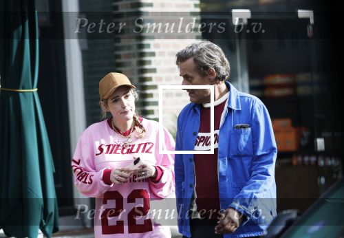 Amsterdam 6 maart 2026
Vincent Croiset en zijn vriendin Tina de Bruin op terras en winkelend in Amsterdam zuid .