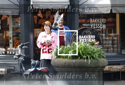 Amsterdam 6 maart 2026
Vincent Croiset en zijn vriendin Tina de Bruin op terras en winkelend in Amsterdam zuid .