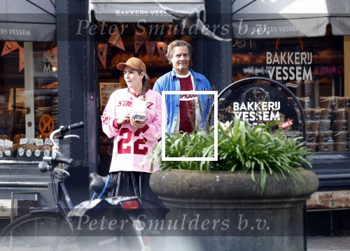 Amsterdam 6 maart 2026
Vincent Croiset en zijn vriendin Tina de Bruin op terras en winkelend in Amsterdam zuid .