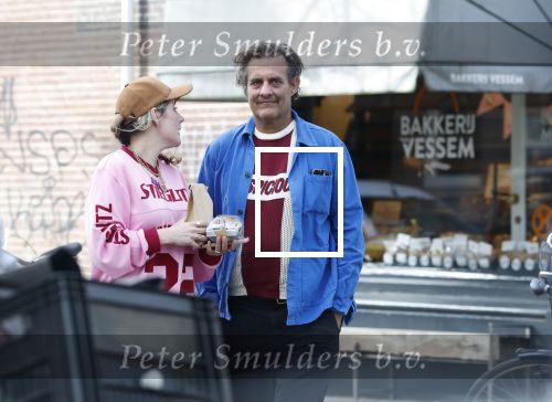 Amsterdam 6 maart 2026
Vincent Croiset en zijn vriendin Tina de Bruin op terras en winkelend in Amsterdam zuid .