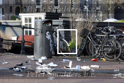 Amsterdam 4 maart 2026
Vuilnis op straat in Amsterdam omdat vuilnisbakken leeg gehaald worden voor blikjes met statiegeld