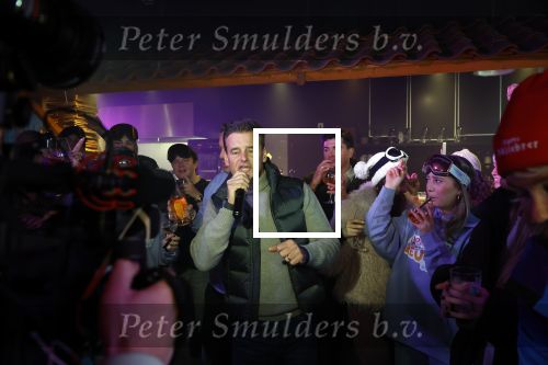 Zoetermeer 6 maart 2026
Bas Smit tijdens de opnames voor een promovideo in SnowWorld. De BN\'er kondigde samen met Wolter Kroes en Wilfred Genee een nieuw evenement aan in de Brabanthallen met de naam Apres ski reunie .