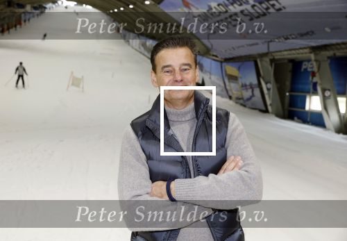 Zoetermeer 6 maart 2026
Bas Smit tijdens de opnames voor een promovideo in SnowWorld. De BN\'er kondigde samen met Wolter Kroes en Wilfred Genee een nieuw evenement aan in de Brabanthallen met de naam Apres ski reunie .