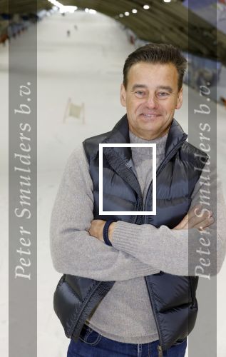 Zoetermeer 6 maart 2026
Bas Smit tijdens de opnames voor een promovideo in SnowWorld. De BN\'er kondigde samen met Wolter Kroes en Wilfred Genee een nieuw evenement aan in de Brabanthallen met de naam Apres ski reunie .