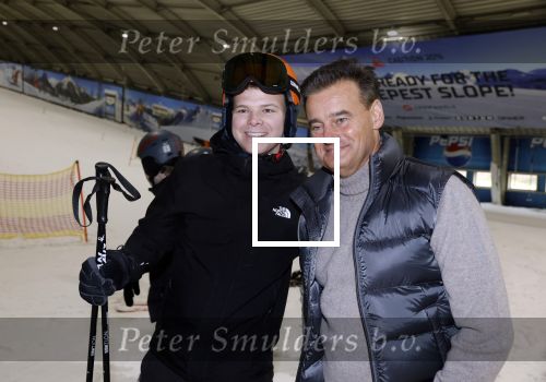 Zoetermeer 6 maart 2026
Bas Smit tijdens de opnames voor een promovideo in SnowWorld. De BN\'er kondigde samen met Wolter Kroes en Wilfred Genee een nieuw evenement aan in de Brabanthallen met de naam Apres ski reunie .