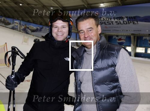 Zoetermeer 6 maart 2026
Bas Smit tijdens de opnames voor een promovideo in SnowWorld. De BN\'er kondigde samen met Wolter Kroes en Wilfred Genee een nieuw evenement aan in de Brabanthallen met de naam Apres ski reunie .