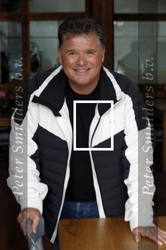 Zoetermeer 6 maart 2026
Bas Smit tijdens de opnames voor een promovideo in SnowWorld. De BN\'er kondigde samen met Wolter Kroes en Wilfred Genee een nieuw evenement aan in de Brabanthallen met de naam Apres ski reunie .
