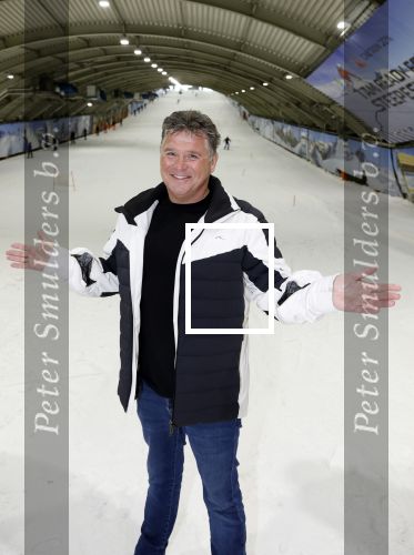 Zoetermeer 6 maart 2026
Bas Smit tijdens de opnames voor een promovideo in SnowWorld. De BN\'er kondigde samen met Wolter Kroes en Wilfred Genee een nieuw evenement aan in de Brabanthallen met de naam Apres ski reunie .