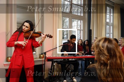 Amsterdam 8 maart 2026
Boek presentatie Yesim Candan in het college Hotel.
