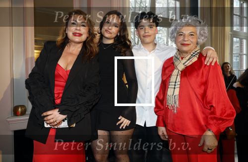 Amsterdam 8 maart 2026
Boek presentatie Yesim Candan in het college Hotel. Yesim Candan met moeder en haar kinderen