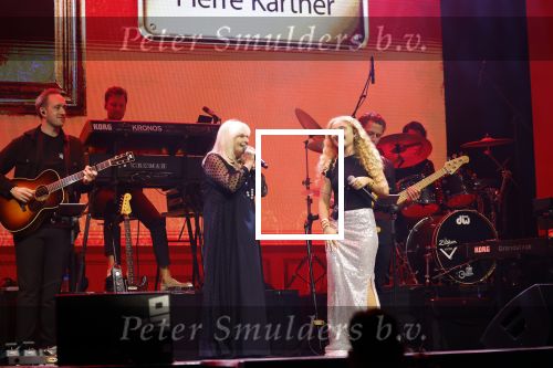 Tilburg 2 oktober 2023
Buma Prijzen in 013 in Tilburg .
Zangeres Mieke zingt samen met Marco Schuitmaker het liedje Engelbewaarder.