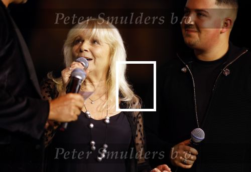Tilburg 2 oktober 2023
Buma Prijzen in 013 in Tilburg .
Zangeres Mieke zingt samen met Marco Schuitmaker het liedje Engelbewaarder.