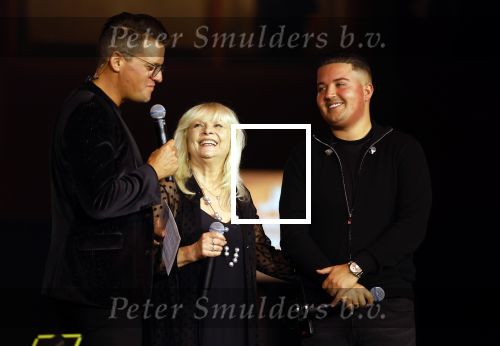 Tilburg 2 oktober 2023
Buma Prijzen in 013 in Tilburg .
Zangeres Mieke zingt samen met Marco Schuitmaker het liedje Engelbewaarder.