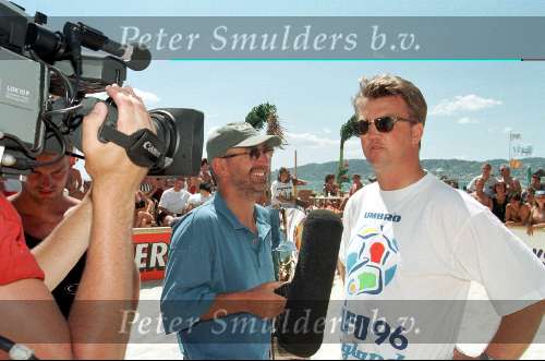 Beachvoetbal 1996
Harry Vermeegen intervieuwt AJAX-trainer Louis v Gaal