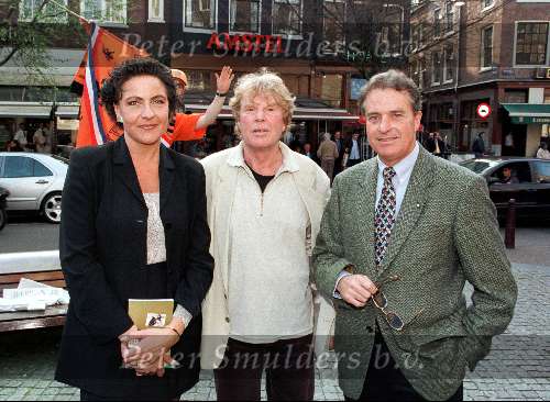 Amsterdam 31-03-99
Yvonne de Vries,  Henny Cruyff, en schrijver Bert Hiddema