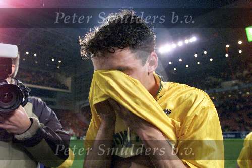 13 April 1999
PSV-Fortuna SC 1-3
Mark v Bommel huilt van blijdschap nadat hij met zijn club heeft gewonnen van zijn toekomstige werkgever PSV