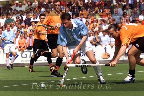 2 mei 1999
Oranje Zwart-Bloemendaal 2-2
Hockey
