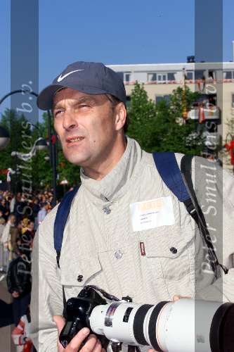 30 April 1999
Peter Scholten