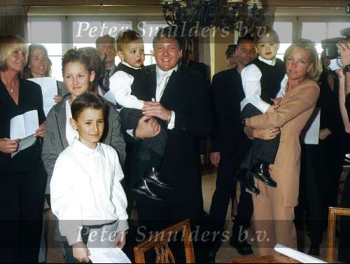 15 April 1999
Rene Froger samen met Natasja Froger voor hun twee huwelijk
