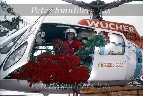 15 April 1999
Rene Froger samen met Natasja Froger voor hun twee huwelijk  1000 rode rozen