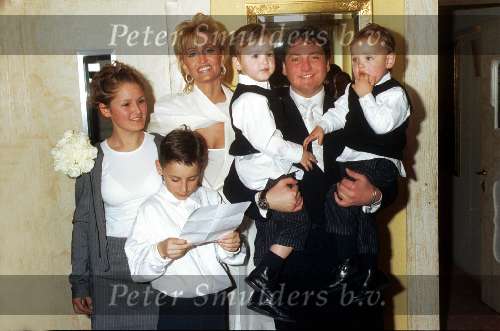 15 April 1999
Natasja Froger voor haar tweede huwelijk met Rene Froger en hun kinderen