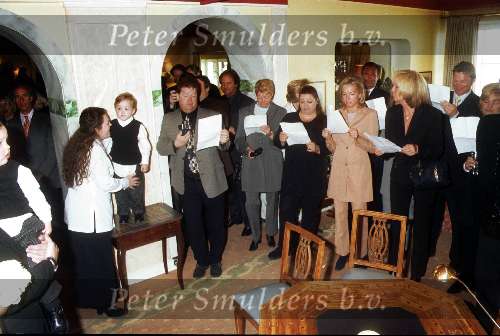 15 april 1999
De feestgangers bij het twee huwelijk van Rene Froger met Natasja Froger
