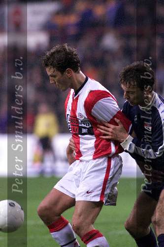 Eindhoven 31 maart 2000
PSV-AZ
Arnold Bruggink in duel met Olaf Lindenbergh